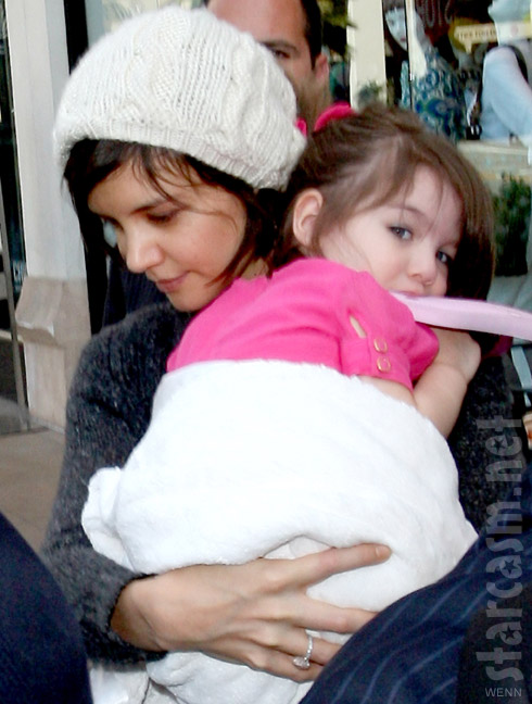 Katie Holmes files for sole custody of daughter Suri Cruise