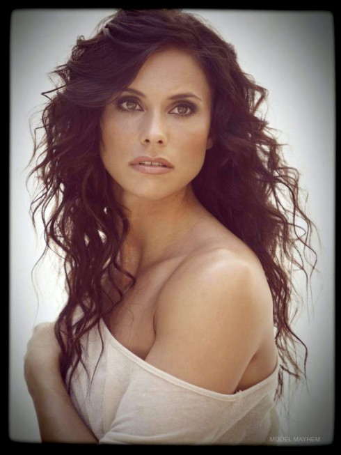 Roberto Martinez girlfriend Kara Ramos modeling photo