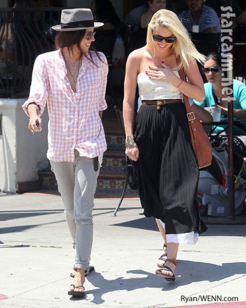 Johnny Depp Amber Heard dating Tasya van ree again