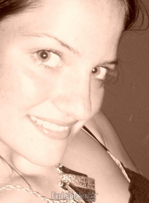 Breaking Amish Katie Stoltzfus photo from online modeling contest in 2010