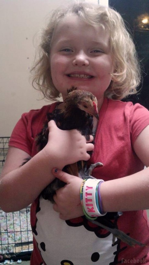Honey Boo Boo and new pet Nugget the Chicken
