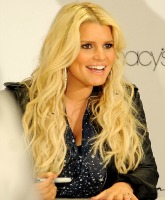 VIDEO Jessica Simpson says she didn’t make healthy decisions during her first pregnancy