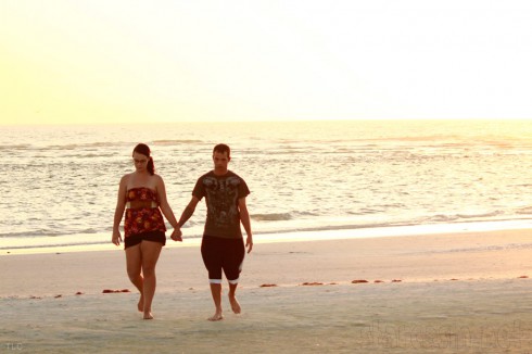 Breaking Amish Brave New world's jeremiah Raber takes a stroll on the beach with girlfriend Kym Boggs
