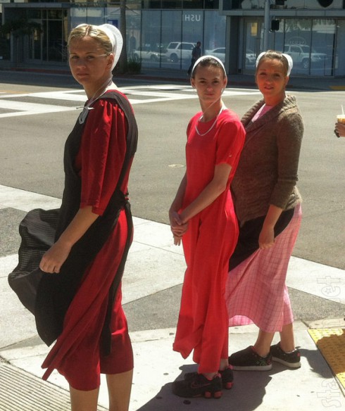 Breaking Amish LA Iva Betsy and Lizzie in Los Angeles