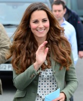 PHOTOS VIDEO Kate Middleton’s first post-baby public appearance proves she’s superhuman
