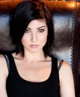 PHOTOS & VIDEO Meet Briana Cuoco, Kaley Cuoco’s sister and new contestant on The Voice