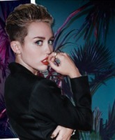 Miley Cyrus says she does dumb stuff when she’s messed up: “I am so f***ed up”