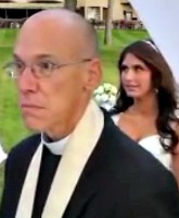 VIDEO Priest stops wedding ceremony to chastise photographers