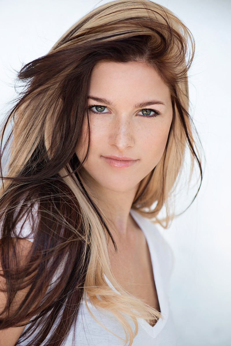 Voice winner Cassadee Pope's new CMT show and album, Frame By Frame