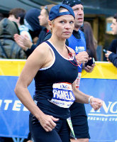 PHOTOS Pamela Anderson ran the New York City marathon, raised $75,000 for Haiti relief