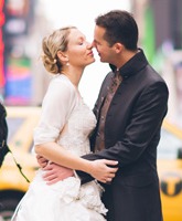 PHOTO Scrubs’ Zach Braff photobombed a couples’ wedding picture