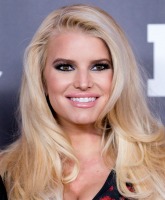 PHOTOS Jessica Simpson flaunts post-baby body at Footwear News Achievement Awards