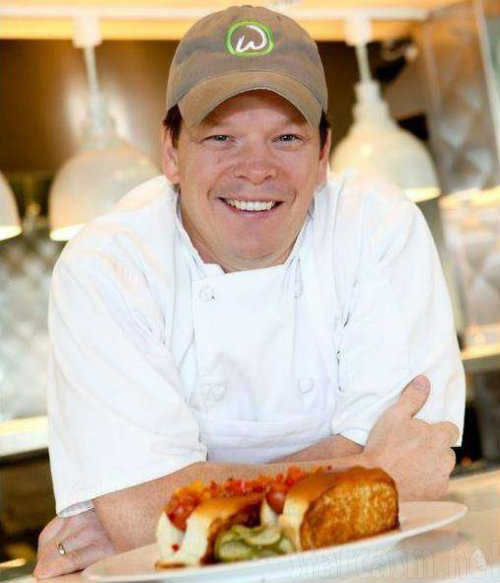 What's On The Wahlburgers Menu? Paul Wahlberg's Boston Burger ...