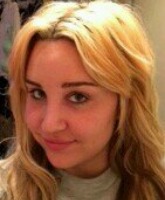 Amanda Bynes returns to Twitter to share self-portrait, deny secret account