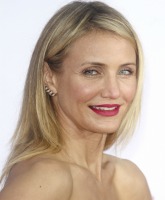 VIDEO Cameron Diaz says she’s been intimate with a woman