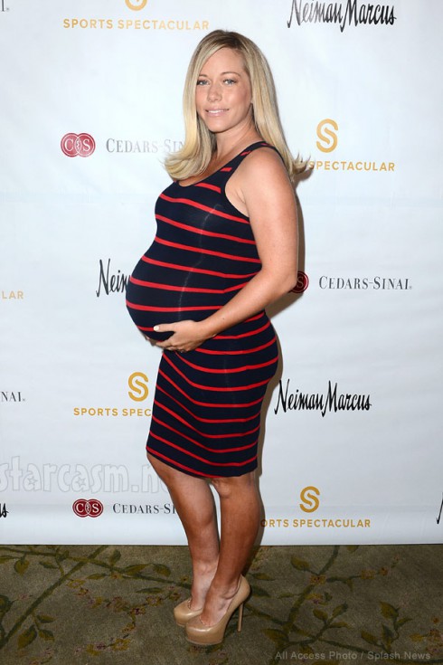 Kendra Wilkinson pregnant photo 2014
