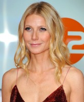 Gwyneth Paltrow wants to clarify her working mom comments, end the mommy wars