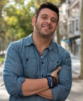 Man v. Food’s Adam Richman calls Instagram follower a c**t, tells another to kill herself