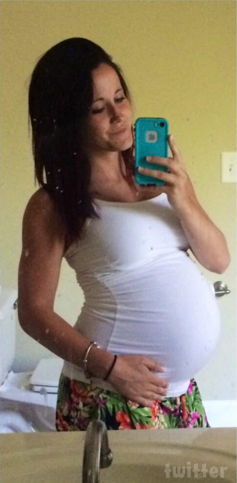 Jenelle Evans baby shower pics and more pregnant Jenelfies! 