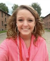 After backlash to her smiling selfie from Auschwitz, teen makes matters way worse