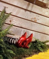 Woman begins mother’s obit with ‘ding dong the witch is dead’ — for a good reason