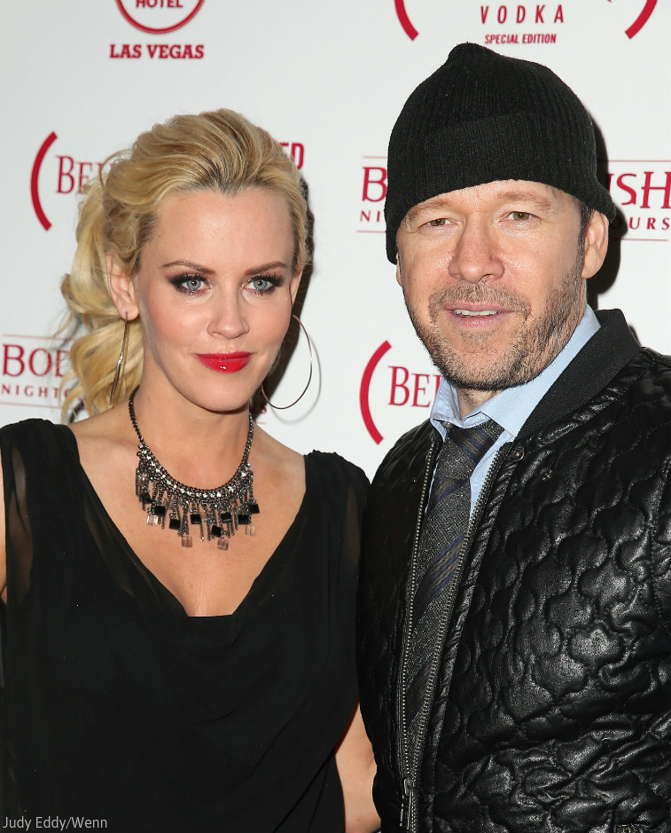 Newlyweds Jenny McCarthy and Donnie Wahlberg land new reality show