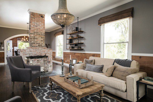 do the people on hgtv's fixer upper keep the furnishings?