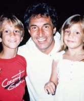 Bill Hudson says kids Oliver and Kate Hudson are “dead” to him, asks them to stop using ‘Hudson’
