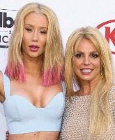 Britney Spears perfectly responds to Iggy Azalea’s Pretty Girls diss