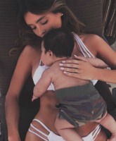 Model Sarah Stage defends picture after fans claim it’s Photoshopped