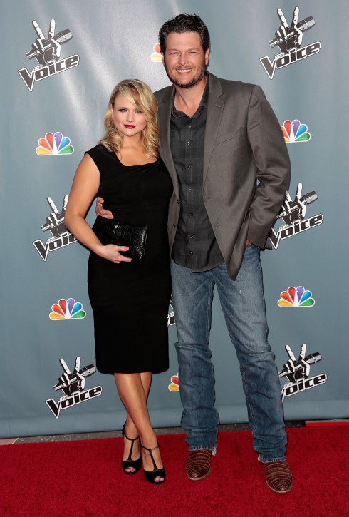 Recently divorced Blake Shelton and Miranda Lambert joke on Twitter about pregnancy rumors