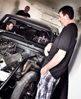 PHOTO Street Outlaws’ Daddy Dave visits Goliath after crash