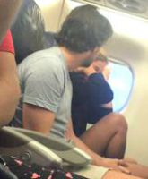 Passenger live-tweets awkward breakup during flight delay