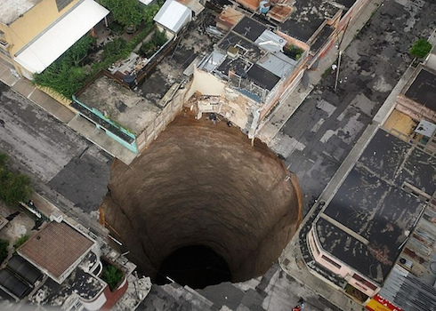 Why are there so many sinkholes in Florida?