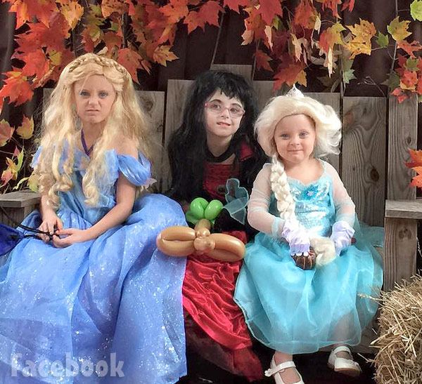 PHOTOS Leah Messer's daughters in princess and vampire Halloween ...