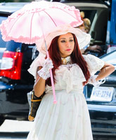 LINKS Snooki is still the best, Gwen Stefani’s gift horse, Joe Giudice interview…