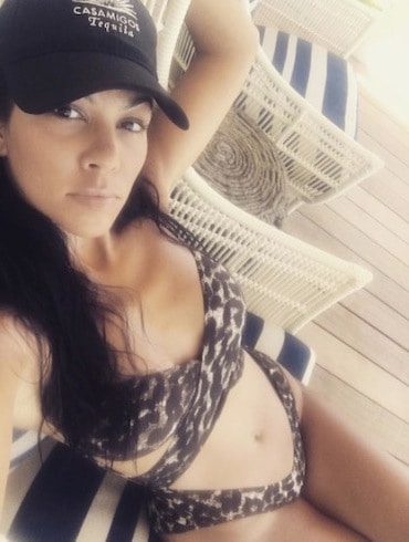 PHOTO Kourtney Kardashian dating new mystery man, praying for Scott Disick