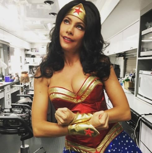 LINKS Sofia Vergara’s Wonderful New Look; Brad Pitt’s Custody Battle; Burke Killed JonBenet?