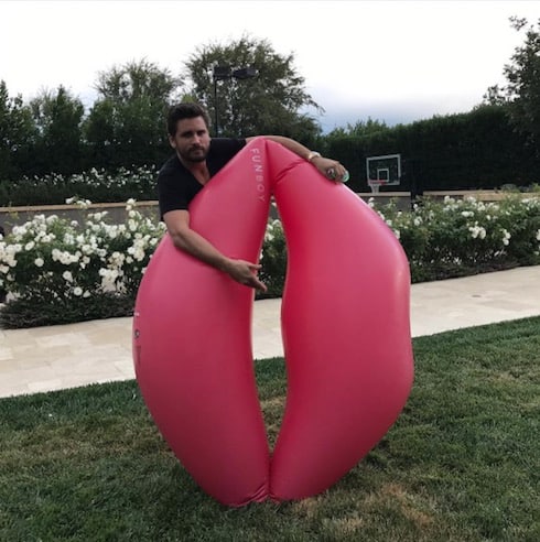 Kendall Jenner and Scott Disick are maybe dating now