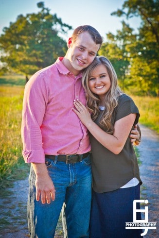 View More: http://elizabethjoyphoto.pass.us/joseph-duggar--kendra-caldwell-engagement-portraits-watermark-1