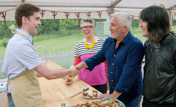 How many handshakes has Paul given 2