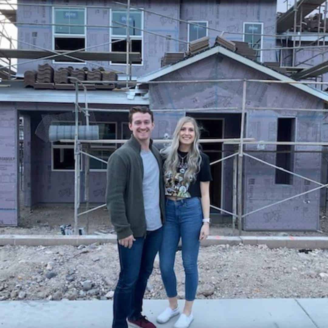 SISTER WIVES Logan Brown building a house in Las Vegas, marry Michelle in October * starcasm.net