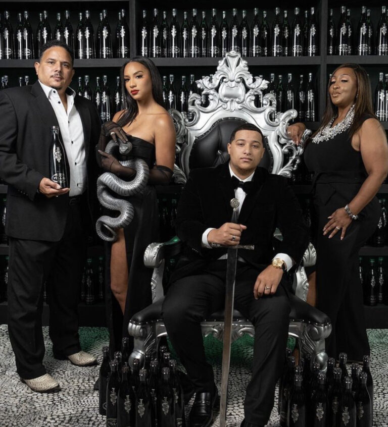 THE FAMILY CHANTEL Update: River debuts music video, Pedro selling houses, Chantel… dating Drake?! 😂
