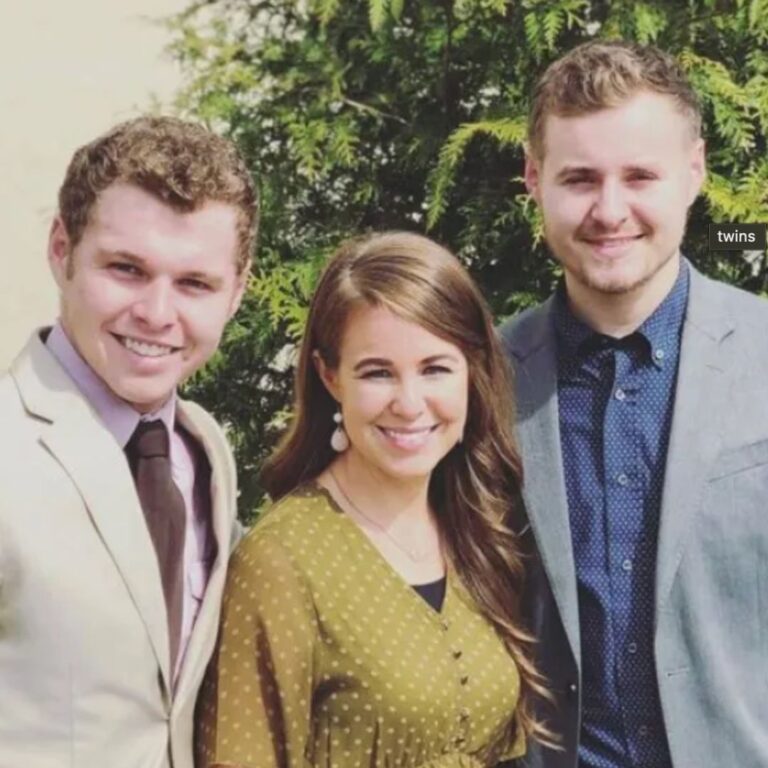 THE DUGGARS How many Duggars are twins?