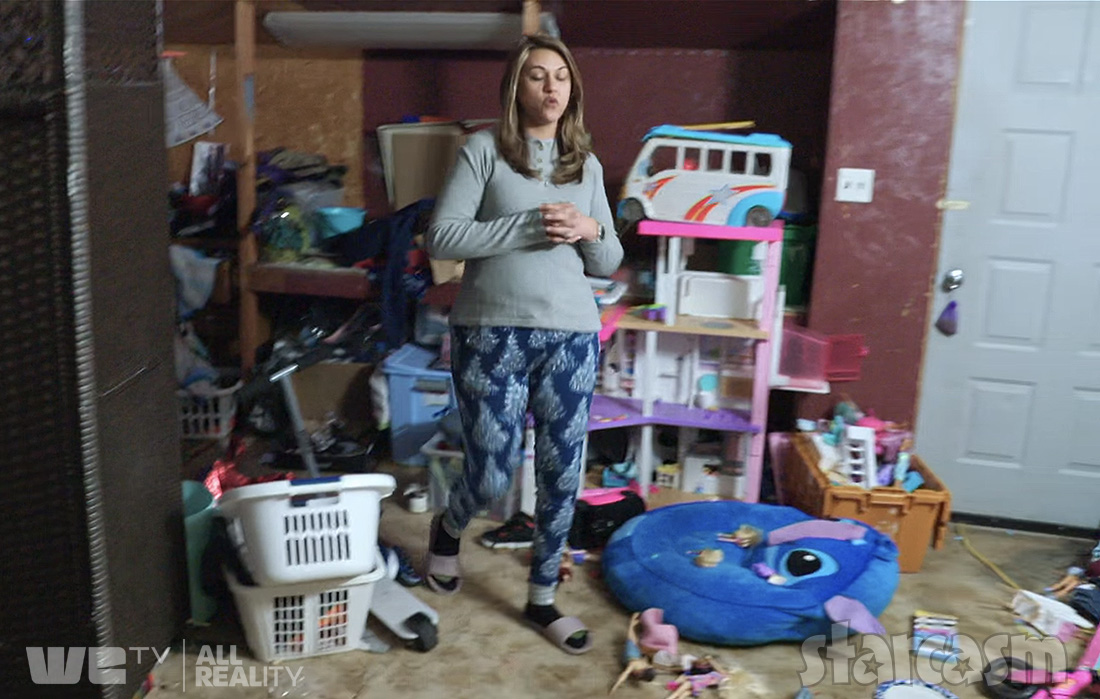 Love After Lockup Dia inside her house.
