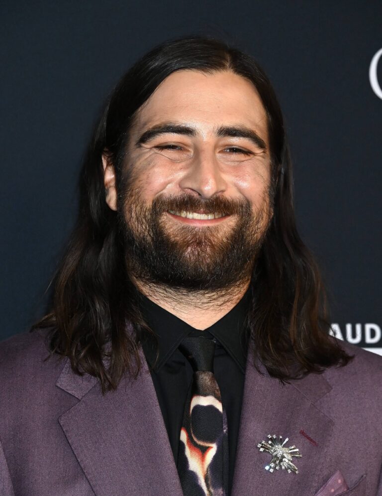 Noah Kahan Begs Fans Not to Poop at His Concerts After Philly Incident