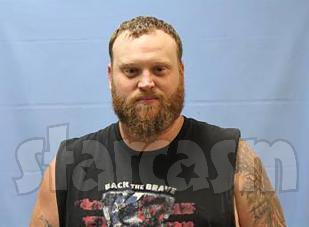 TLC Unexpected star Hunter Johnson's dad Casey Johnson arrested for domestic battery and endangering the welfare of a minor